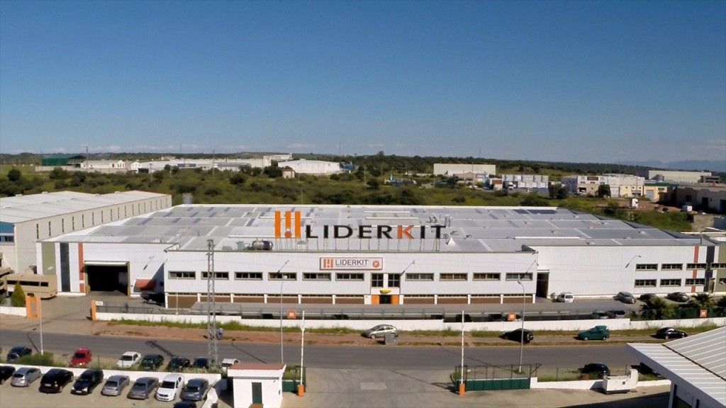 Imagen del exterior de la fábrica de Liderkit en Guarromán (Jaén)